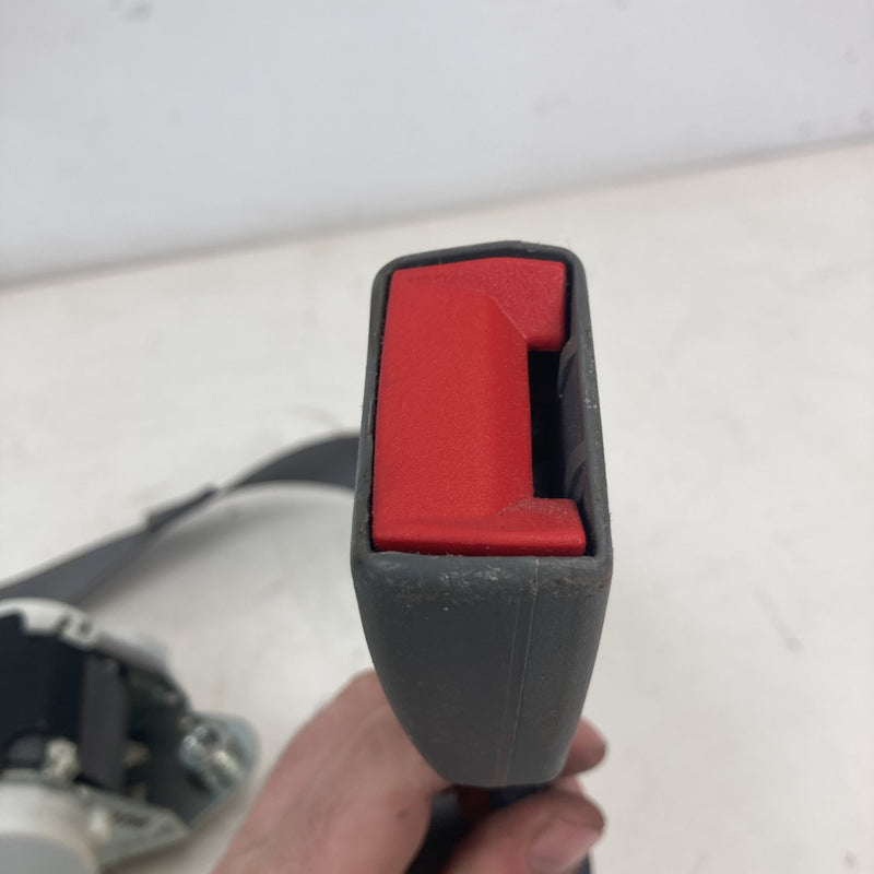 2014-2020 Chevrolet Silverado 1500 2500 HD 3500 Front Center Seat Belt OEM #5613M