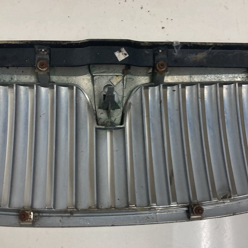 2002-2005 Lincoln Town Car Signature BSFC0- Grille Front Chrome #5148M