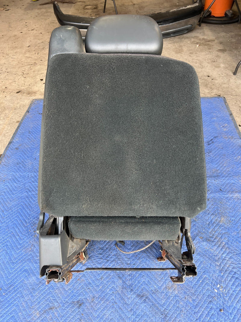 1999-2002 Chevy Silverado GM Driver Left Front Seat Bucket Seatbelt OEM #1853CN