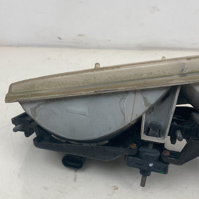 1995-1998 Chevrolet Silverado 2500 GMT400 Headlight Right 15034930 OEM