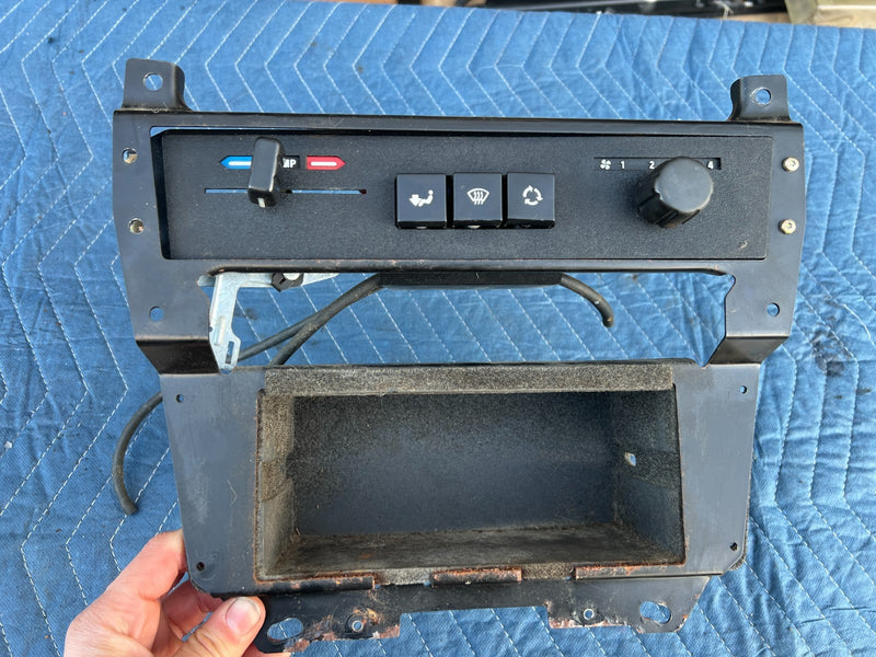 1986-1993 Volvo 240 244 Sedan Center Dash Trim Heat AC Control Switch OE #4200EM
