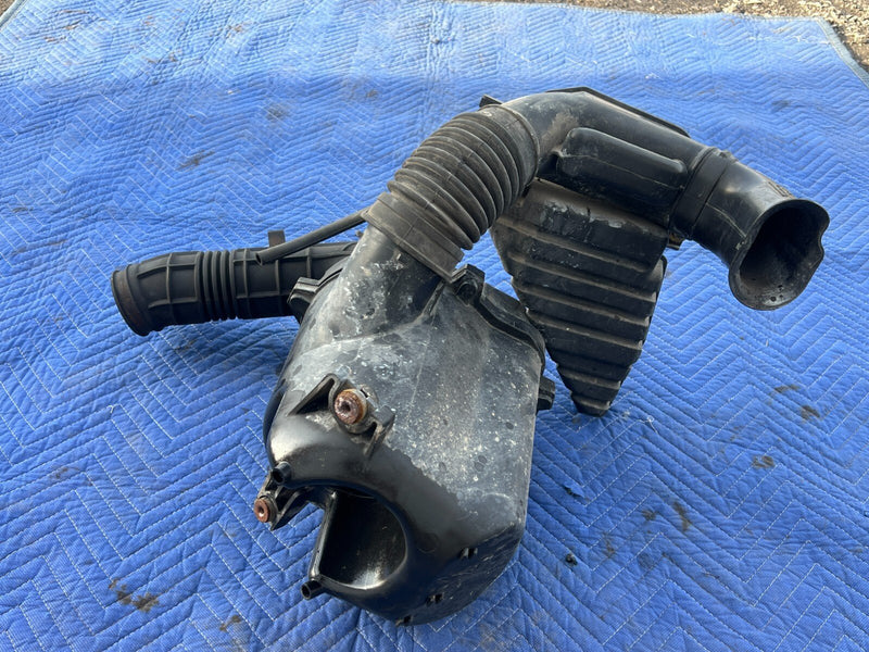 2003-2006 Honda Element DX Air Intake Engine Upper Airbox Canister #1680CN