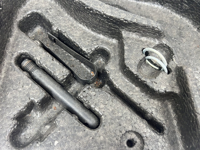 1996-2003 Audi S8 D2 A8 Emergency Spare Tire Scissor Jack & Tool Kit OEM #6472EM