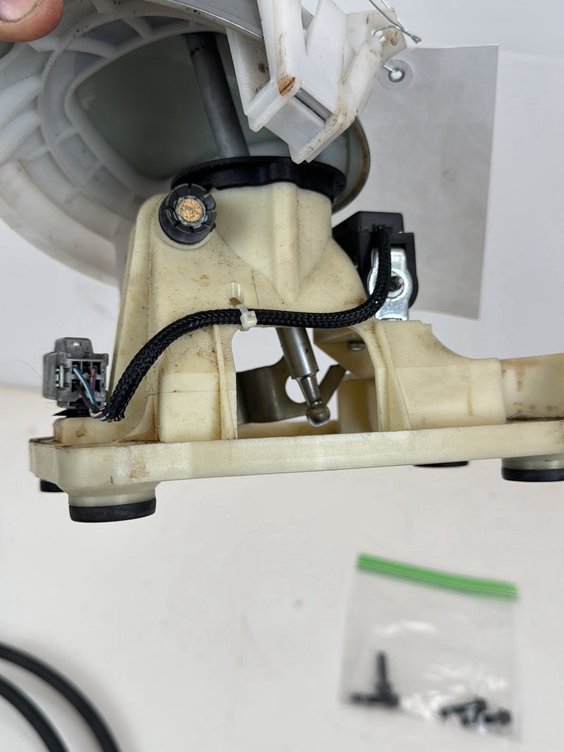2005-2007 Volvo S60R V70R M66 6 Spd AWD Manual Shifter Assembly 30759425 OEM