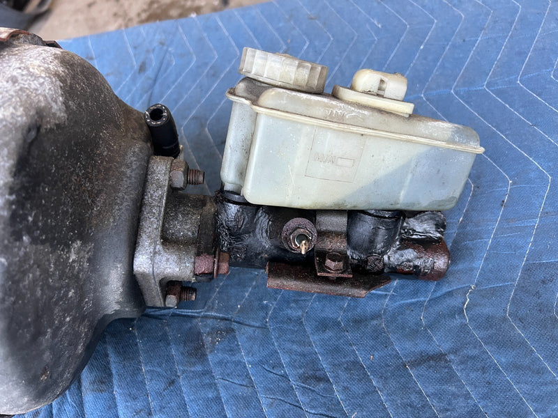 1989-1995 Volvo 740 940 Sedan Power Brake Booster & Master Cylinder OEM #3739EM