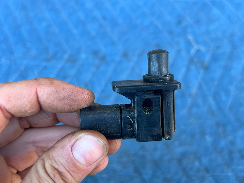 2002-2005 BMW 330xi 325xi E46 Hood Open Close Alarm Sensor Switch OEM #4812EM