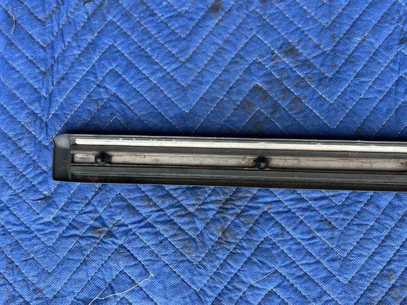 1989-1995 Volvo 740 940 Exterior Front Right Lower Third Door Molding OE #3861EM