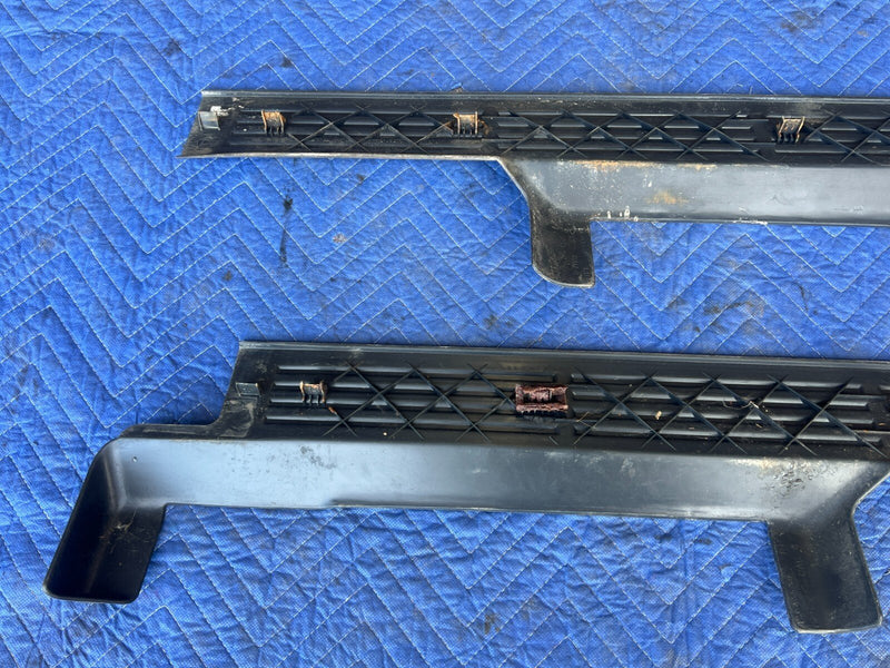 1999-2002 Chevy Silverado GM 1500 2500 RH & LH Sill Plate Entry Trim OEM #1830CN