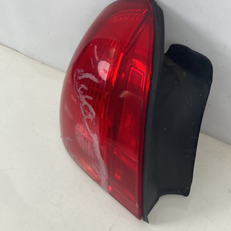 2002-2005 Lincoln Town Car Signature Tail Light Left WIX13B505A OEM #5137M