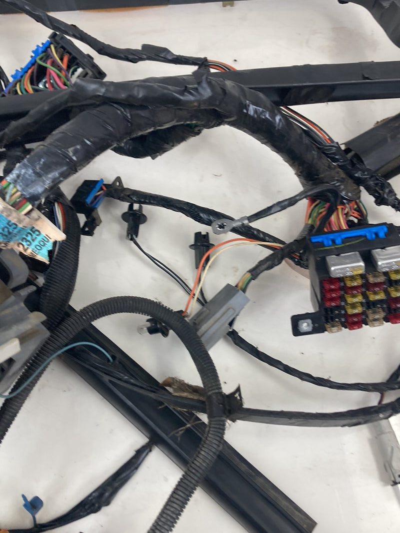 1995-1998 Chevrolet Silverado 2500 GMT400 Dash & Body Wiring Harness OEM