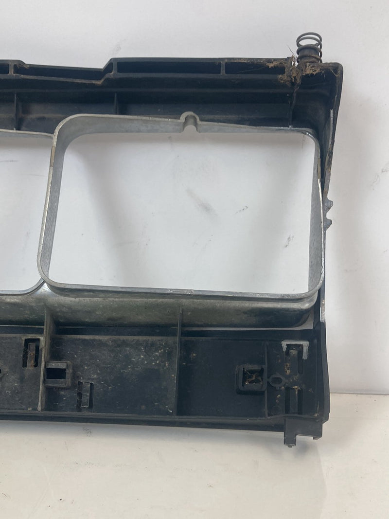 1975-1980 Volvo 244 Headlight Bezel Quad Brick RH Passenger Side OEM #4276M