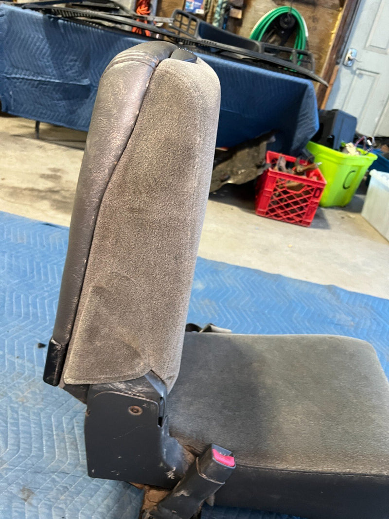 1999-2007 Chevy Silverado Front Center Seat Center Console Arm Rest OEM #1608CN