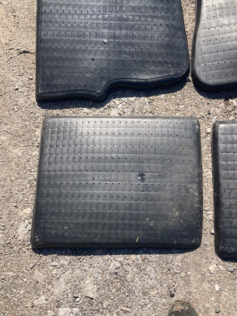 1980 Volvo 244 - Floor Mat Set
