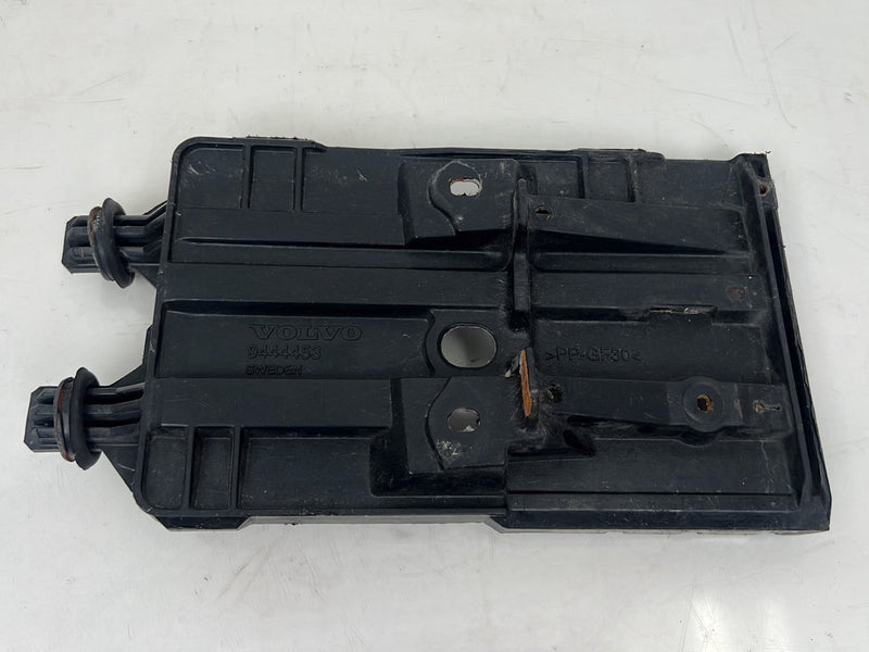 1998-2000 Volvo V70 S70 Engine Bay Battery Tray Mount Holder 9444453 OEM
