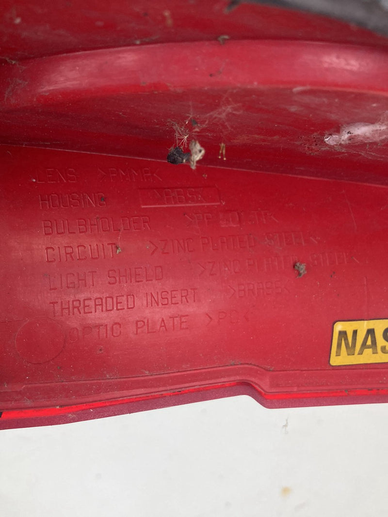 1999-2004 Land Rover Discovery II L550 Tail Light Right Assembly OEM #5073M