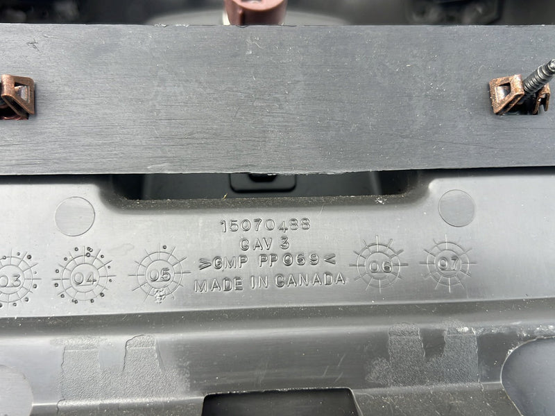 Chevrolet Silverado - Center Console PN: 15070570 15070488