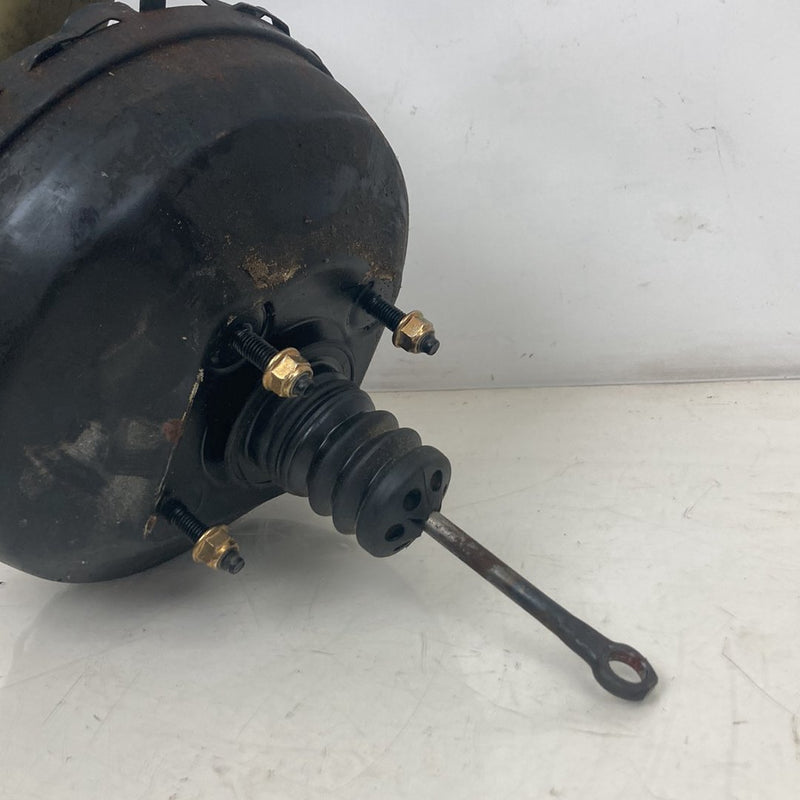 1995-1998 Chevrolet Silverado 2500 GMT400 Brake Master Cylinder Booster OEM