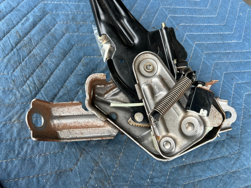 2002-2006  Toyota Camry Emergency Parking Brake Pedal Assembly OEM #118DU