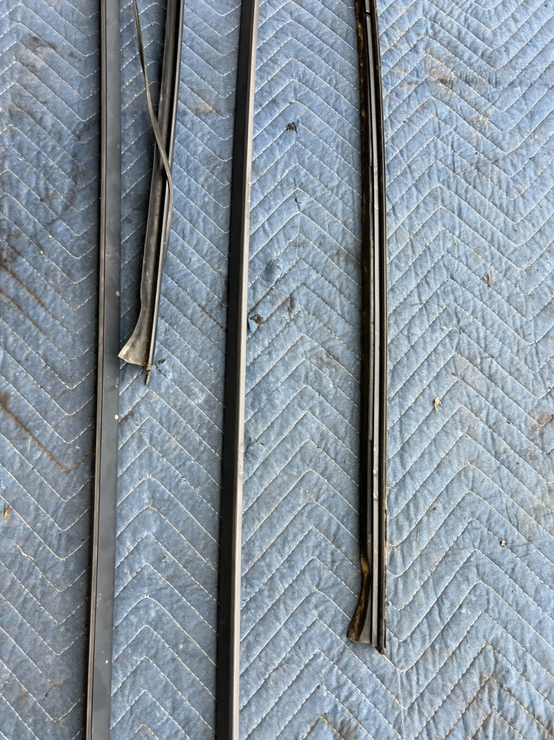 1998-2003 Mercedes W210 E320 Wagon Right & Left Roof Rack Rail Pair OEM #4744EM