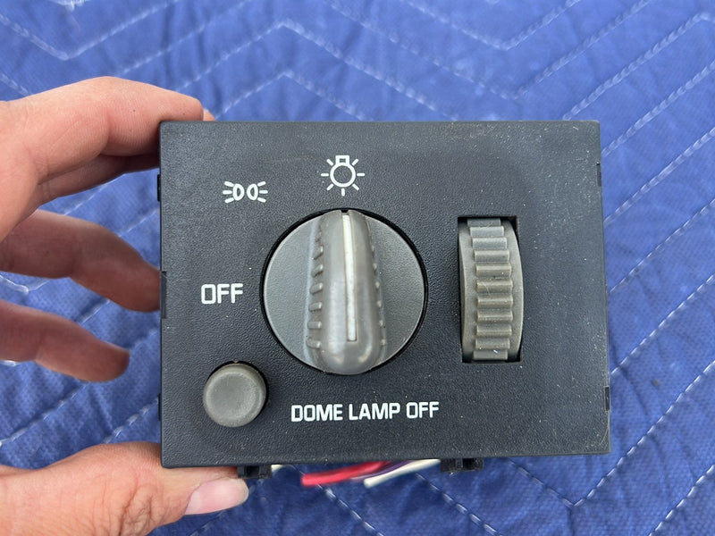 Chevrolet Silverado - Headlight Switch PN: 15687019