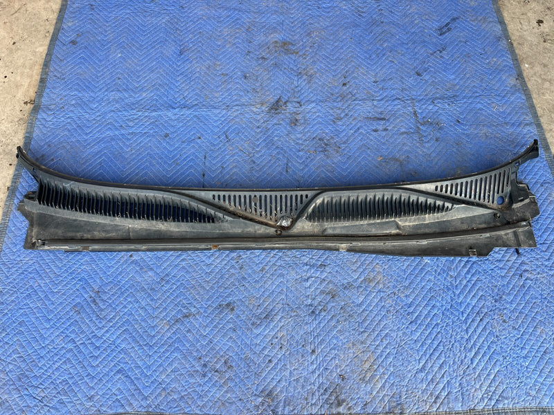 1999-2002 Chevy Silverado GM 1500 2500 Windshield Cowl Trim Guard OEM #1859CN