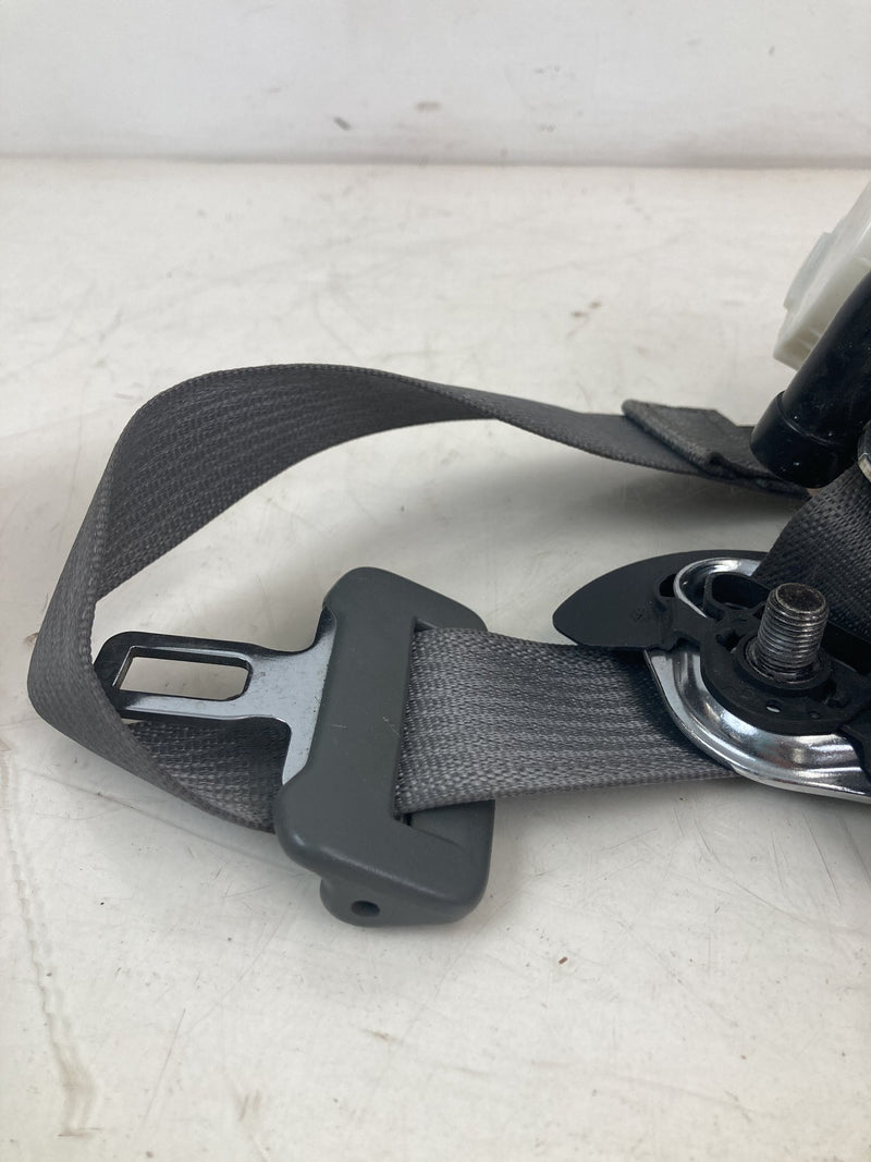 2014-2018 Chevrolet Silverado GMT900 Seat Belt Front Right 84846426 OEM #5617M