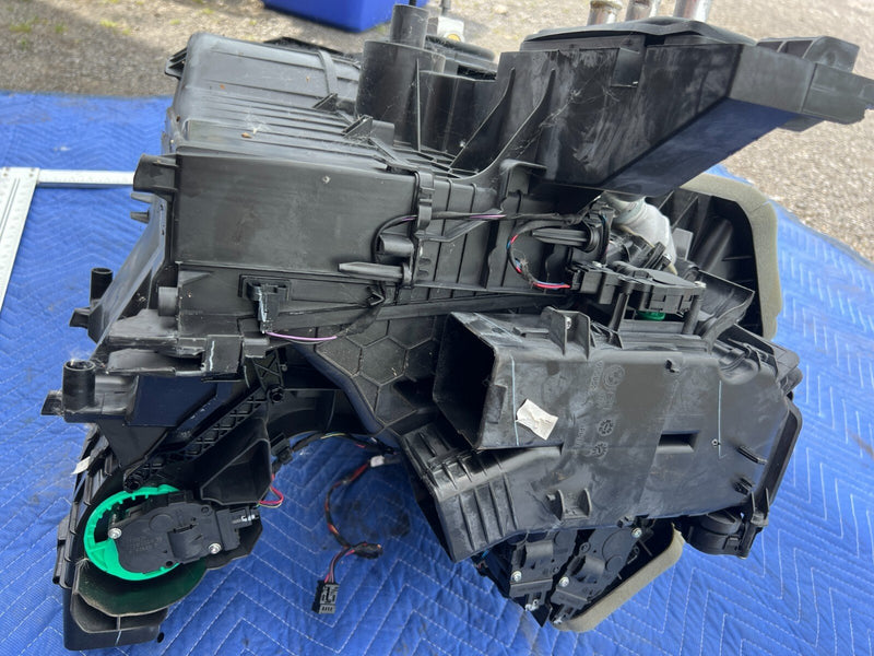 2011-2013 BMW X5 X5M E70 HVAC AC Air Box Heater Core Climate Blower OEM #2041EM