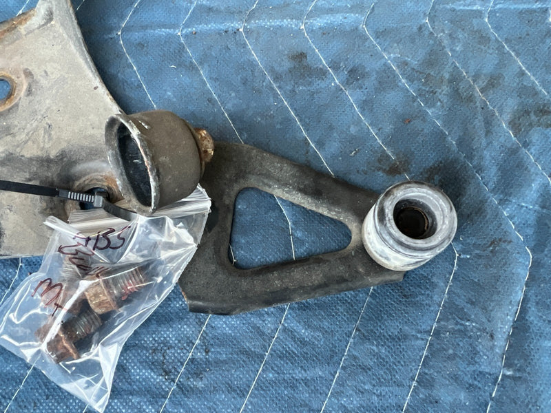 1989-1995 Volvo 740 940 Sedan ABS Block Pump Mount Bracket Brace OEM #3735EM