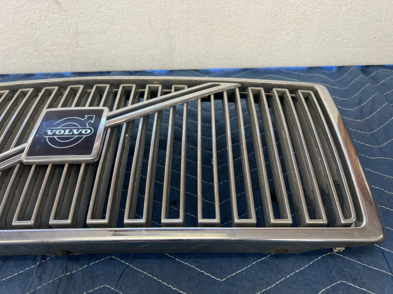 1992-1995 Volvo 940 740 Front Chrome Grille Assembly 3518885 Trim OEM #3168EM