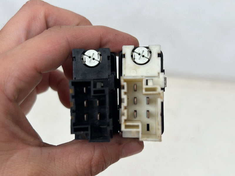 1993-1997 Volvo 850 Dash Heated Seat Control Switch Pair 9148765 OEM