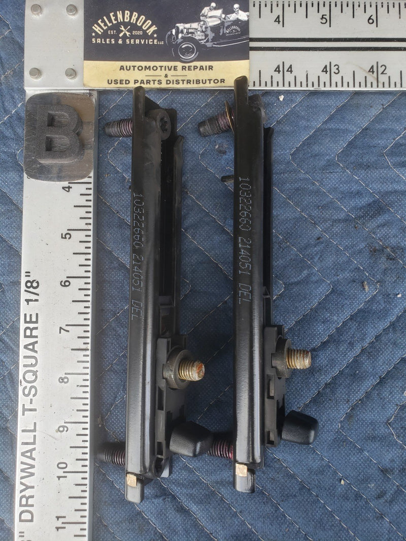 2000-2005 Chevy Impala RH & LH Seat Belt Adjuster Pair 1032260 23156C OE #2168CN