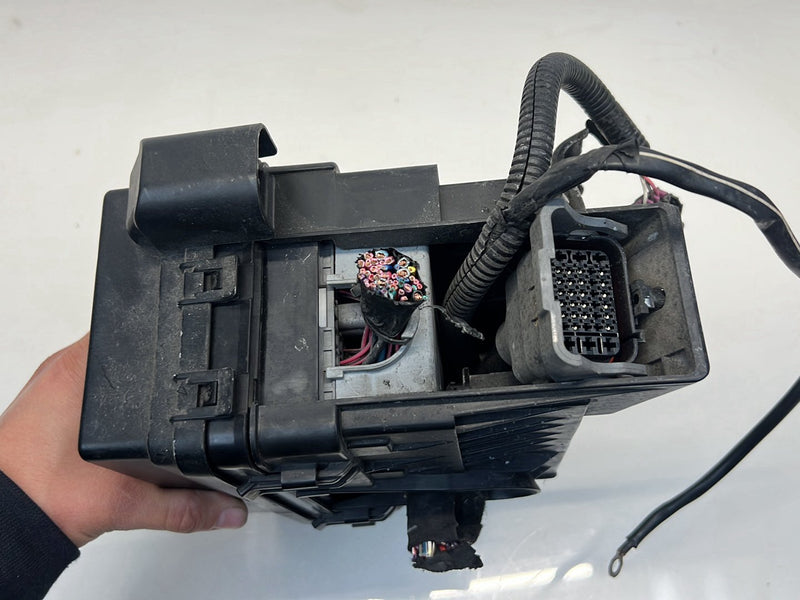 2012 Chevrolet Captiva Sport - Battery Fuse Box