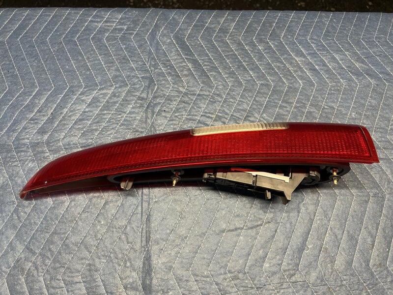 1998-2000 Volvo V70R V70 Left Passenger Upper & Lower Tail Light L OEM #4132E