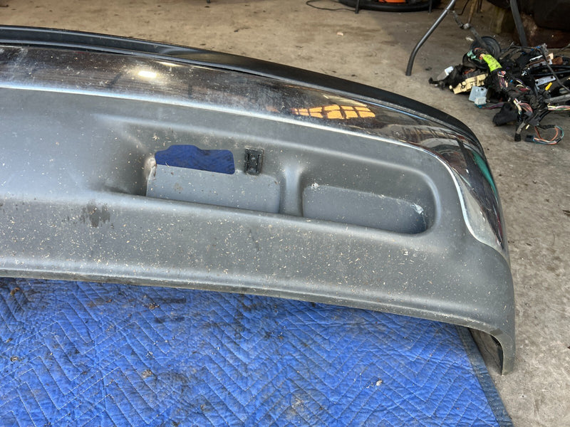 1999-2002 Chevy Silverado GM 1500 2500 Front Bumper w/ Chrome Trim OEM #1856CN