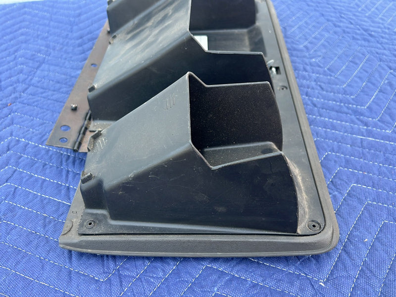 2003-2006 Chevrolet Silverado - Glove Box