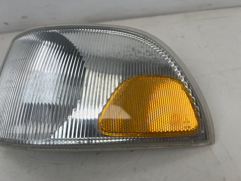 1998-2000 Volvo S70 V70 XC Front Driver Left Turn Signal Blinker OEM #6889EM