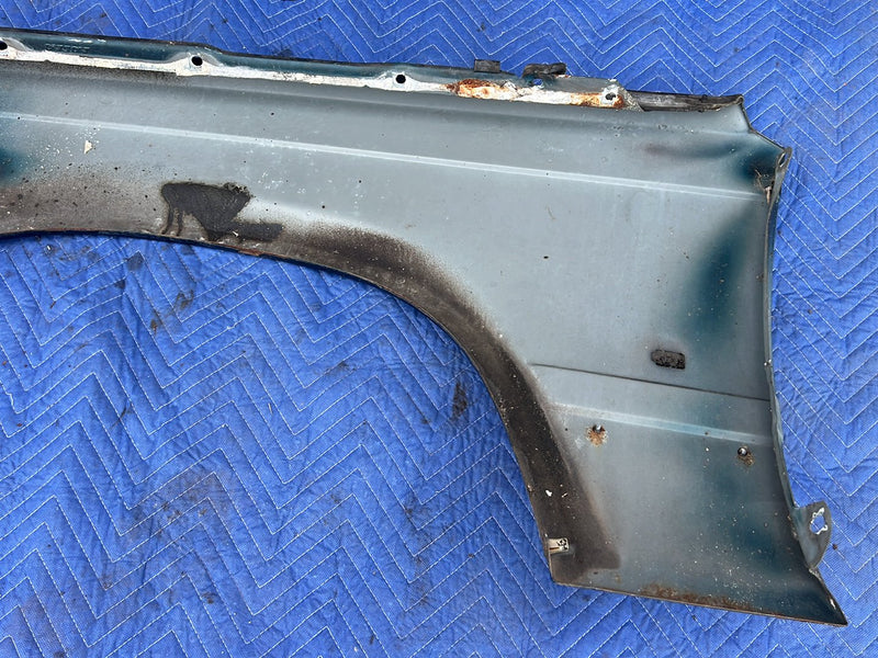 1990-1992 Volvo 740 745 940 Front Passenger Right Fender Panel Trim Blue Green Metallic OEM #5996EM