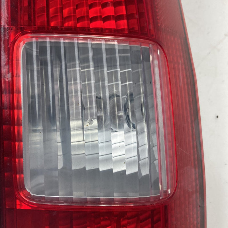 2002-2004 Honda CR-V RD2 Tail Light Right 3350A-SCA-A000 OEM #5099M