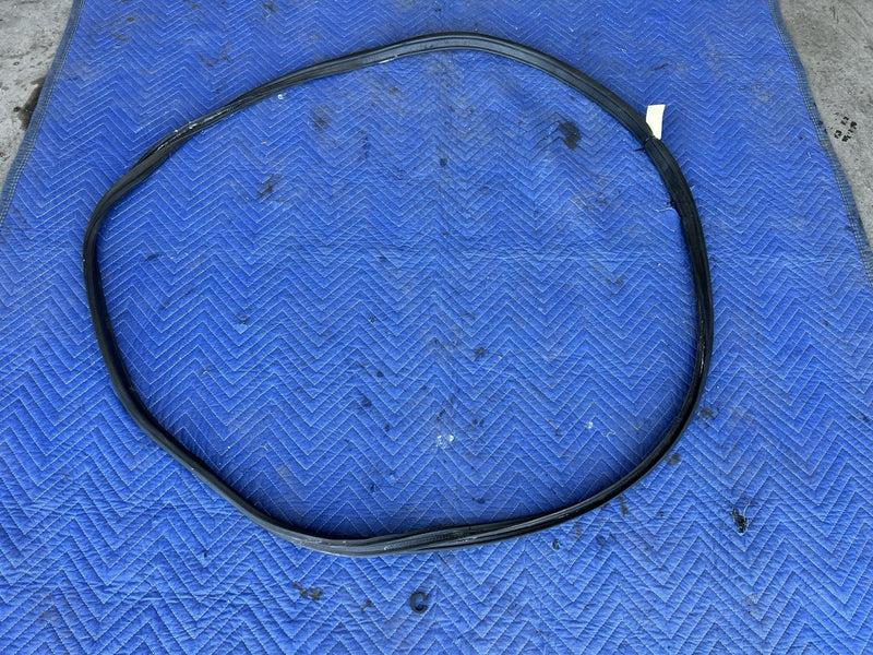 1998-2003 Jaguar XJR XJ8 X308 Sedan Trunk Deck Lid Seal Weatherstripping #4672E
