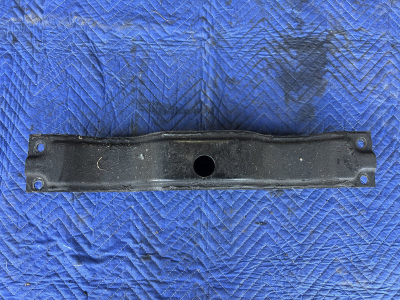 Volvo 240 - Crossmember Bracket