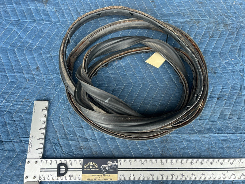 1992-1995 Volvo 940 740 Wagon Only Rear Hatch Seal Weather Gasket OEM #3210EM
