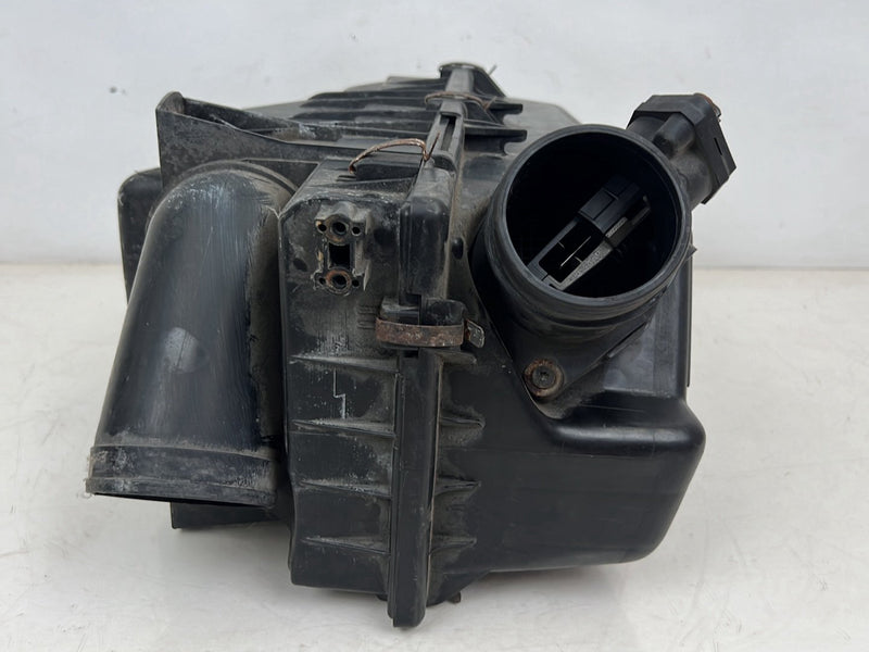 1993-1997 Volvo 850 Air Cleaner Filter Box Housing 6842884 OEM
