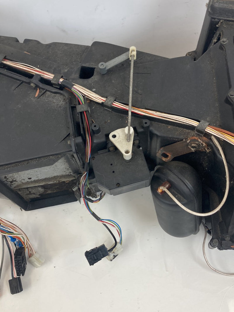1992 Volvo 940 944 - HVAC Box PN: 3537770