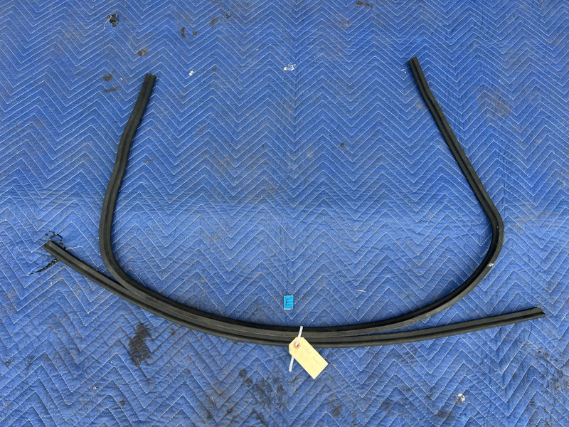 2005-2011 Audi A6 Front Engine Bonnet Hood Weather Guard Seal Gasket OEM #3399EM