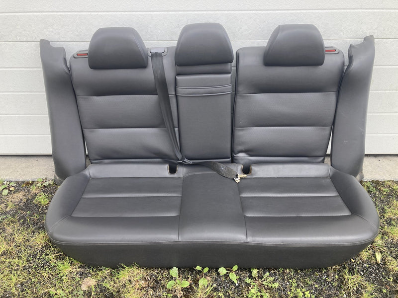 2001-2005 Volkswagen Passat Rear Seat Black Sedan OEM #5531M