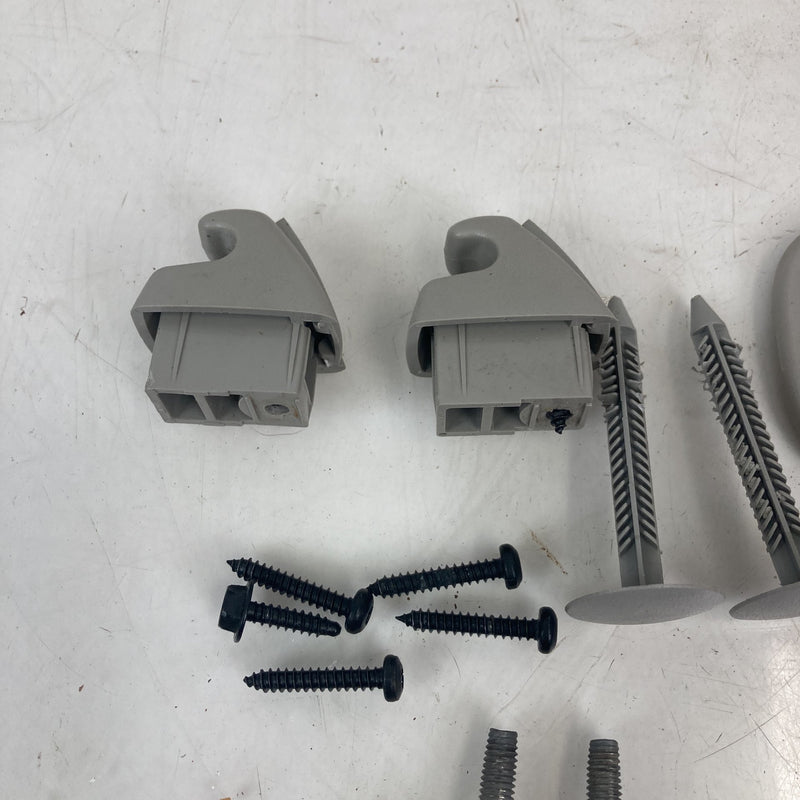 2007-2014 Chevrolet Silverado 1500 Sun Visor Retaining Clip 15824912 OEM #5599M