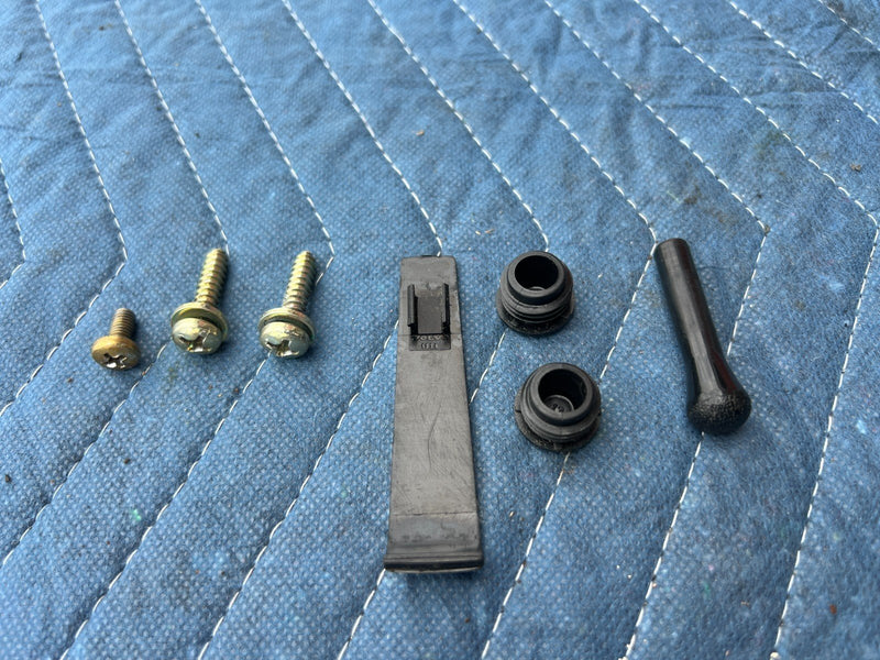 1986-1993 Volvo 240 244 245 Rear Right RH Crank & Door Card Hardware OEM #4078EM