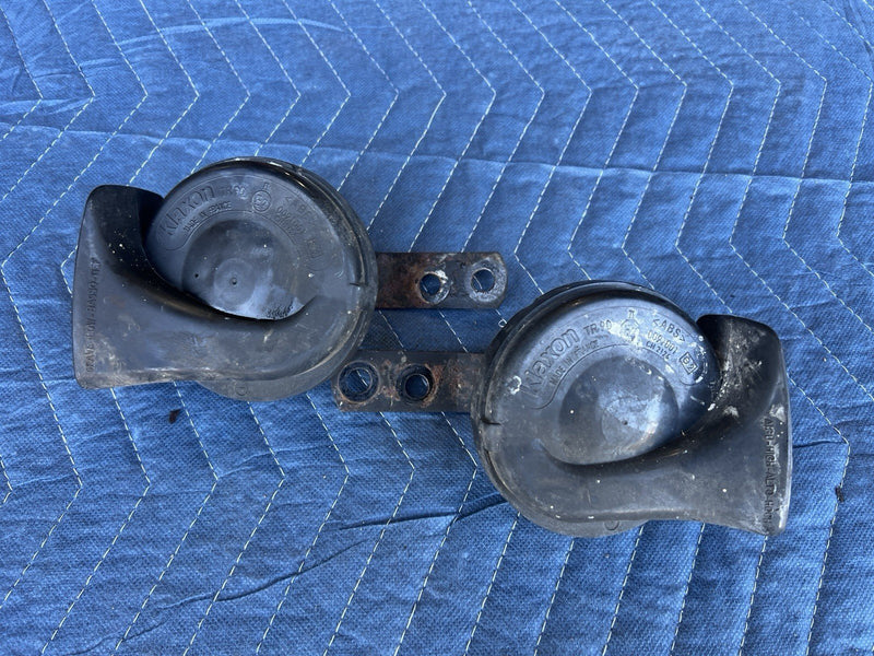 1998-2003 Jaguar XJR XJ8 Klaxon TR90 High & Low Horn Pair OEM #4623E