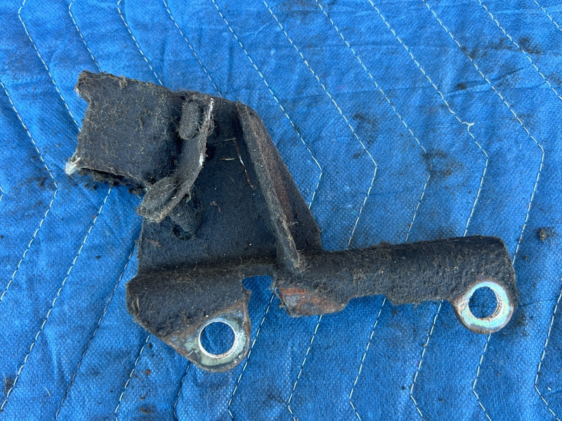1986-1993 Volvo 240 244 Bell Housing Auto Transmission Line Bracket OEM #4295EM