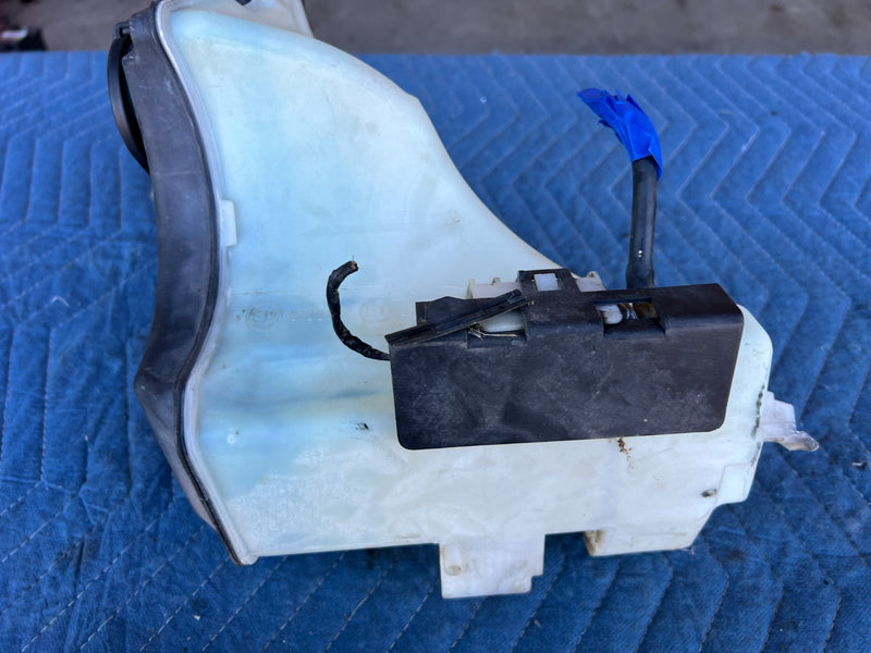 2000-2005 BMW 330xi 325xi E46 Windshield Washer Fluid Reservoir Tank OEM #4821EM